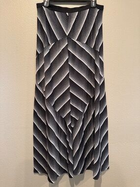 bobeau Black & White Geometric A-Line Skirt